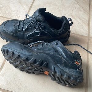 Timbaland steel toe shoes. Wide width